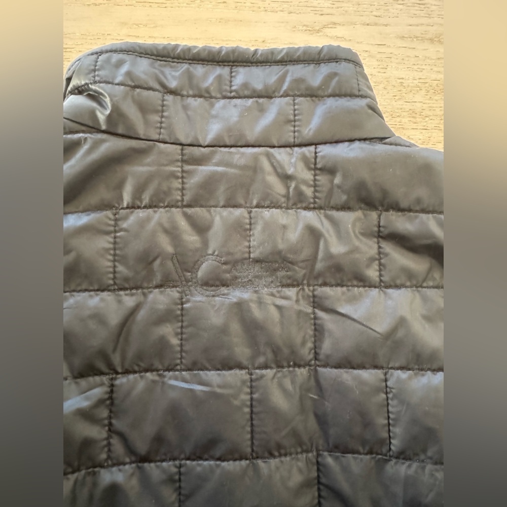 NWOT Patagonia Nano Puff Vest black logo large - Picture 7 of 7